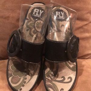 EUC Black Fly London 👡👡Sandal